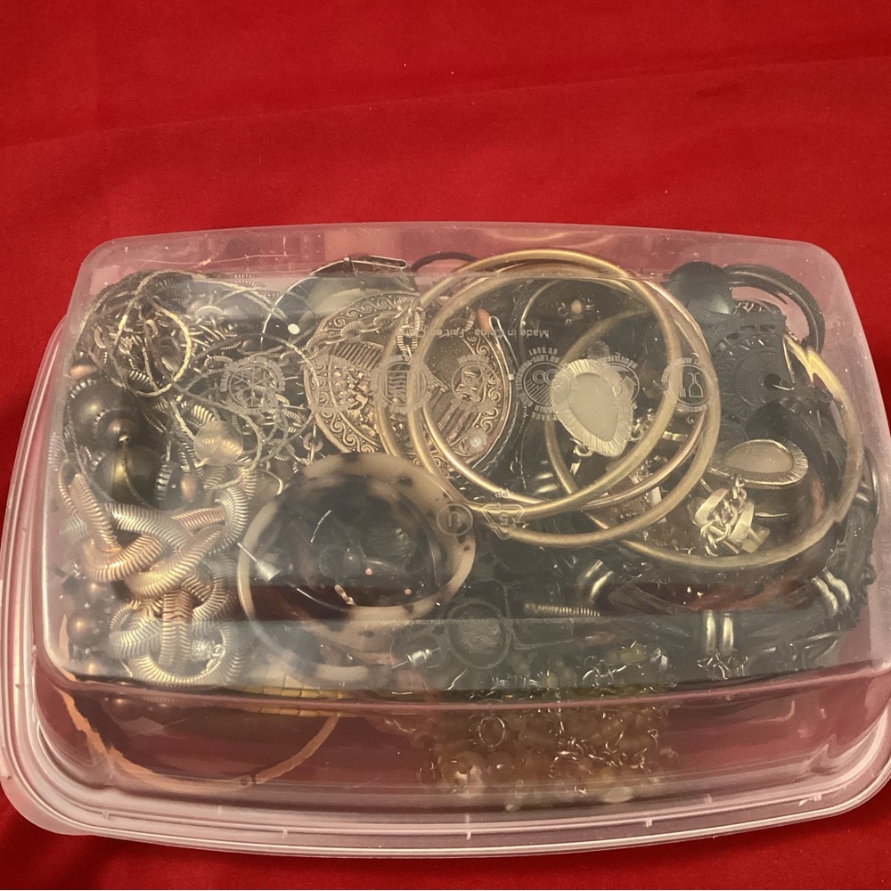 Brown and tan costume jewelry lot - Picture 6 of 6
